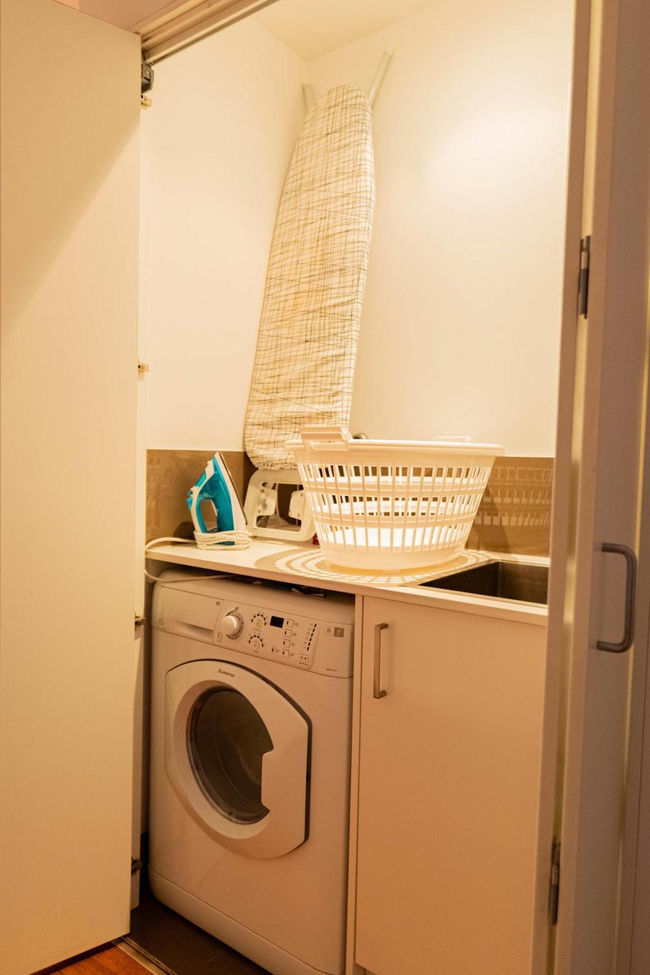 Large Executive 3 Bedroom Yarralumla Экстерьер фото