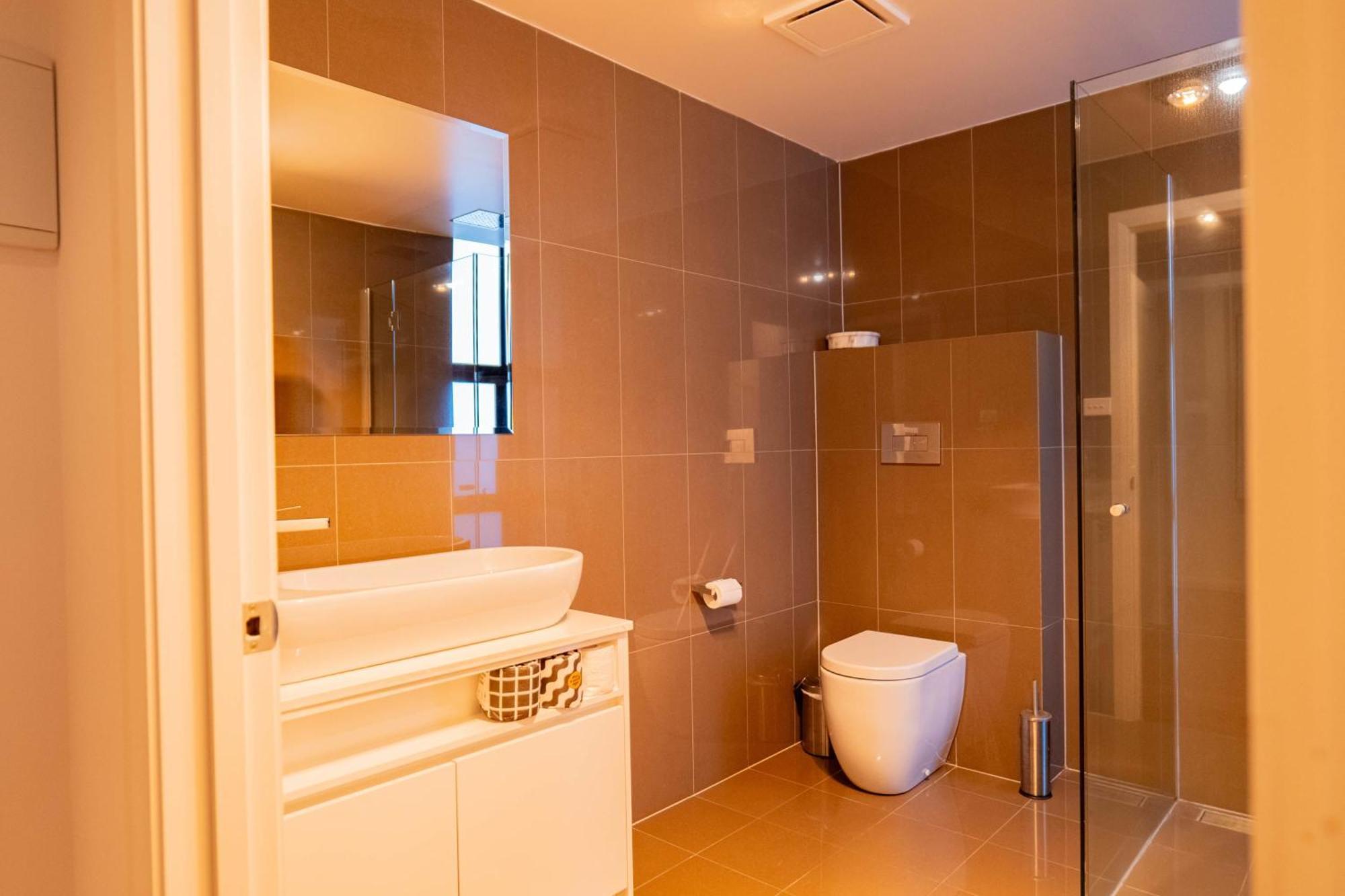 Large Executive 3 Bedroom Yarralumla Экстерьер фото